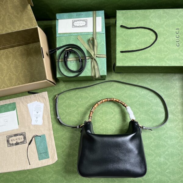 GUCCI DIANA MEDIUM SHOULDER BAG