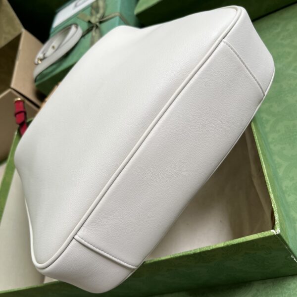 GUCCI DIANA MEDIUM SHOULDER BAG