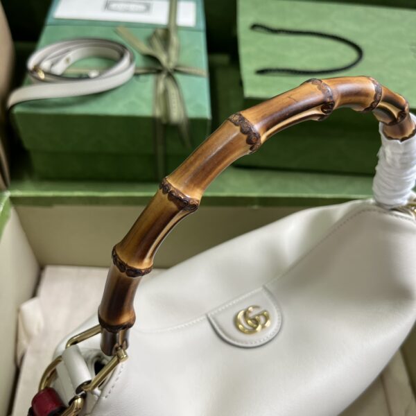 GUCCI DIANA MEDIUM SHOULDER BAG