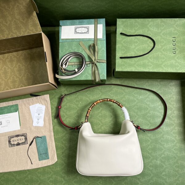 GUCCI DIANA MEDIUM SHOULDER BAG