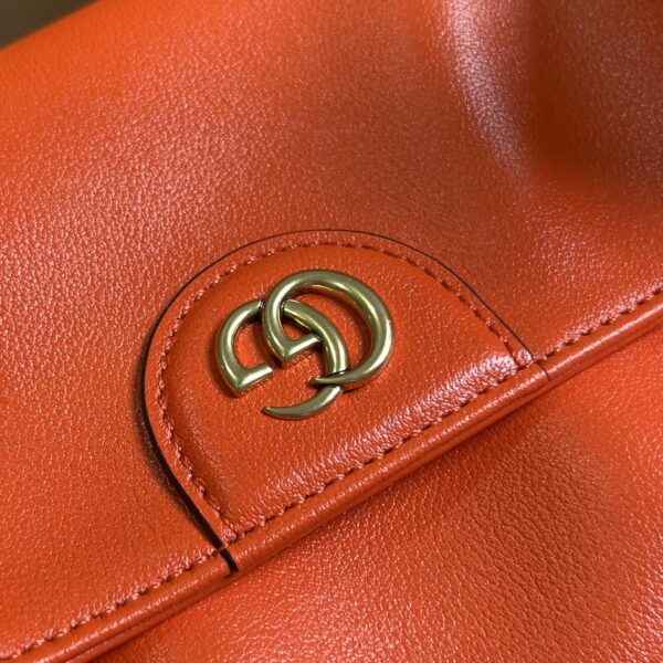 GUCCI DIANA MEDIUM SHOULDER BAG