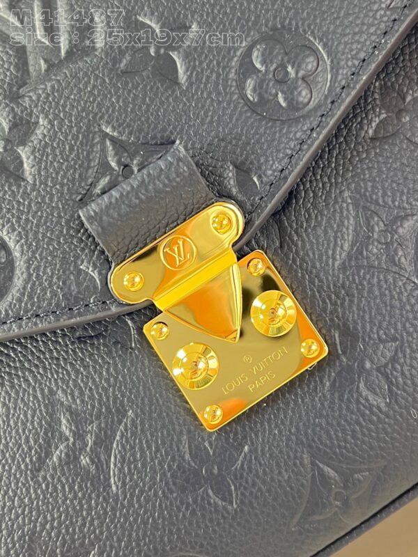 Louis Vuitton Pochette Metis