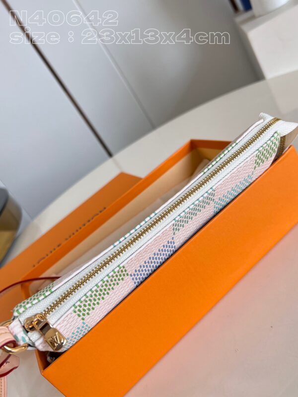 Louis Vuitton Pochette Accessoires