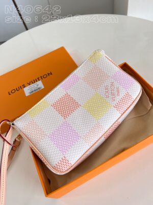 Louis Vuitton Pochette Accessoires