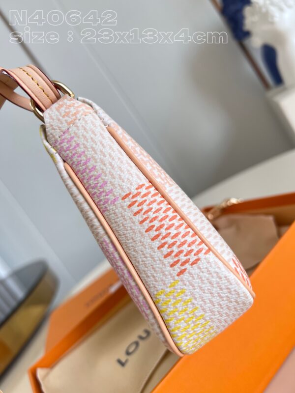 Louis Vuitton Pochette Accessoires