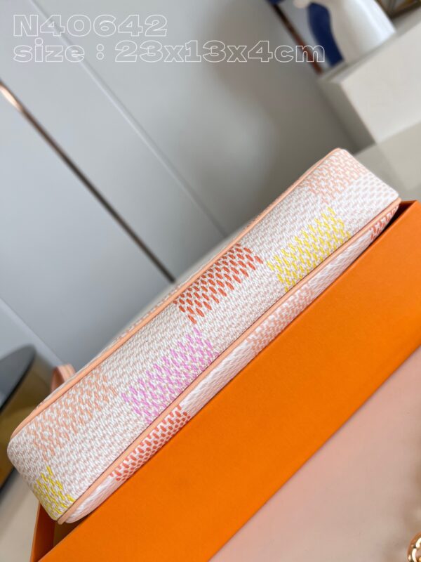 Louis Vuitton Pochette Accessoires