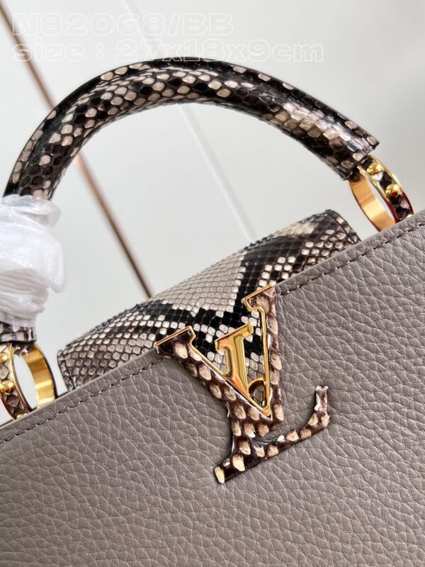 Louis Vuitton Capucines BB Small