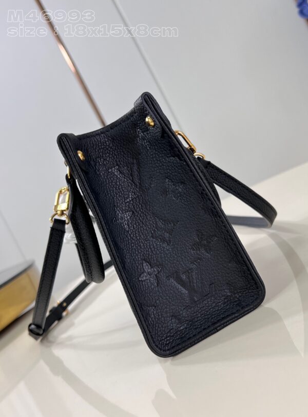 Louis Vuitton  OnTheGo BB