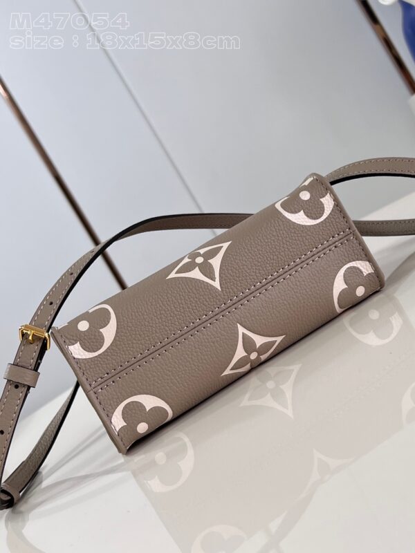 Louis Vuitton OnTheGo BB