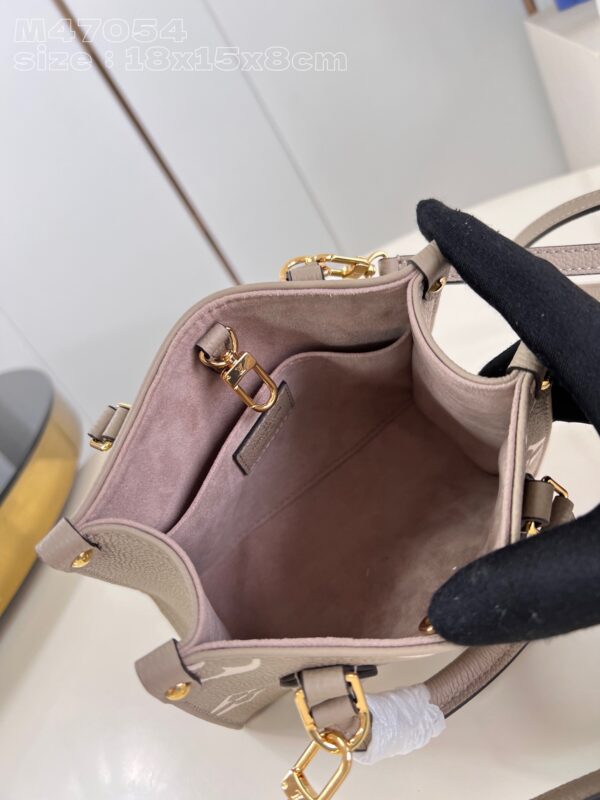Louis Vuitton OnTheGo BB