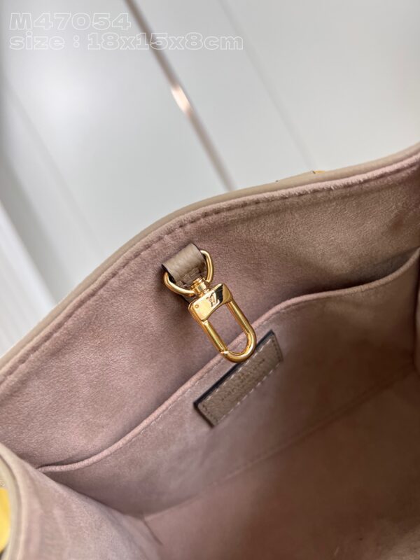 Louis Vuitton OnTheGo BB
