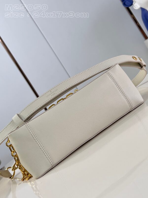 Louis Vuitton Dauphine Soft MM