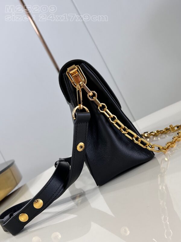 Louis Vuitton Dauphine Soft MM