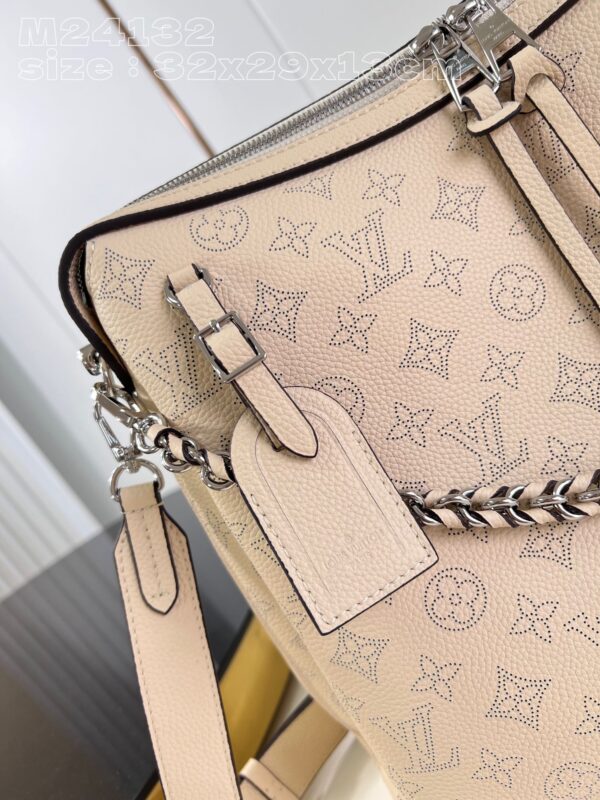Louis Vuitton Hand It All MM
