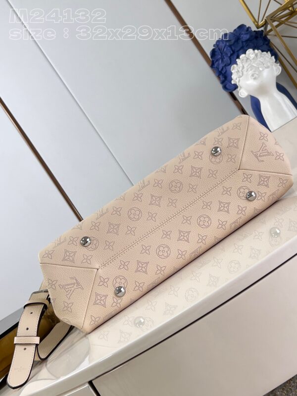 Louis Vuitton Hand It All MM