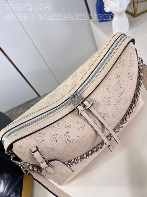 Louis Vuitton Hand It All MM