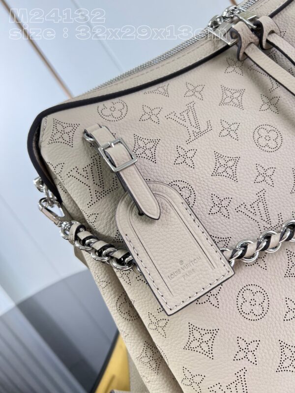 Louis Vuitton Hand It All MM