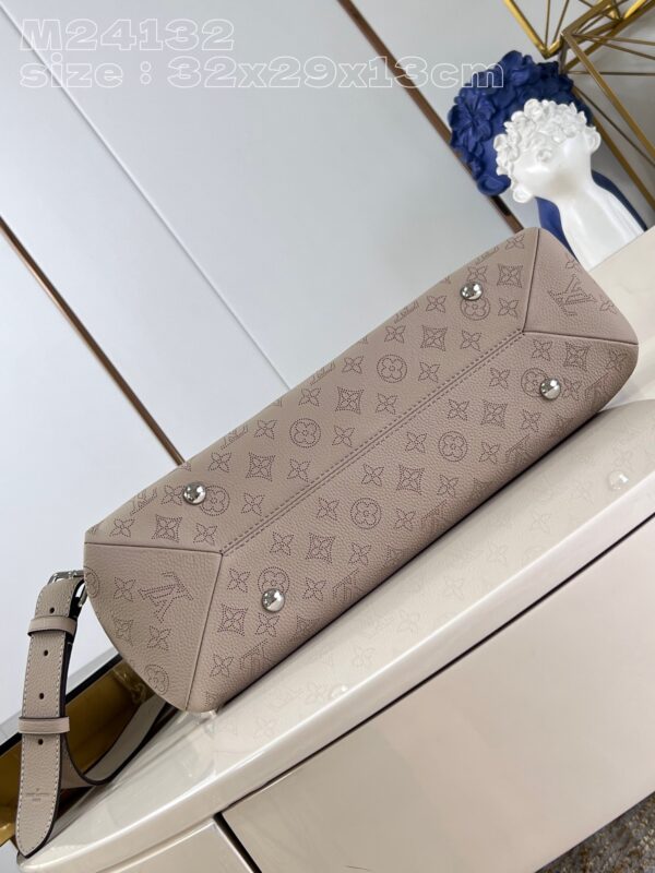 Louis Vuitton Hand It All MM