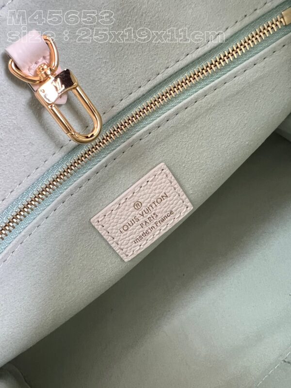 Louis Vuitton Onthego PM