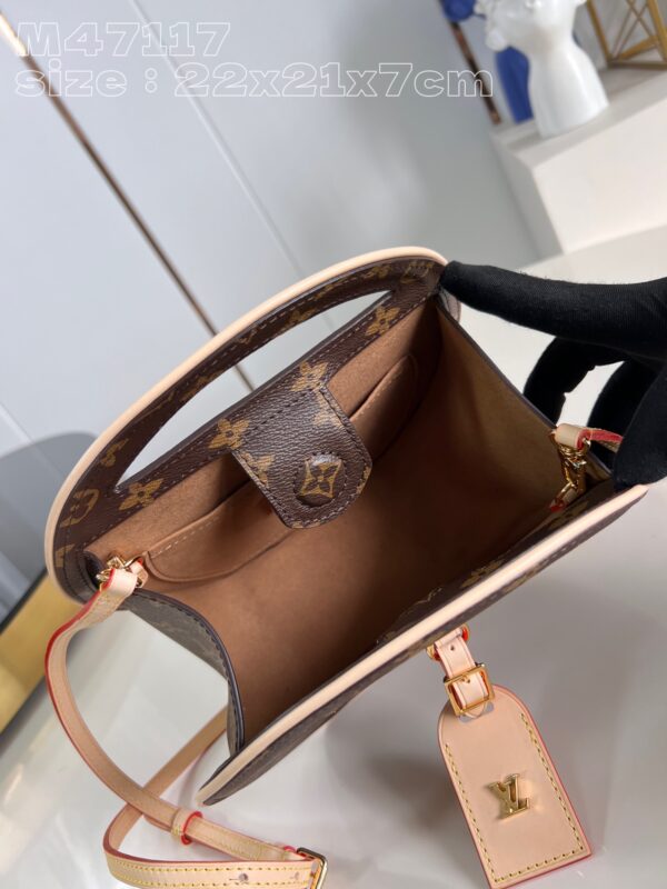 Louis Vuitton Around Me PM