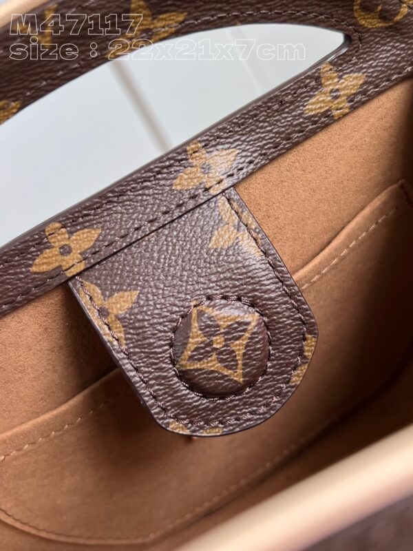 Louis Vuitton Around Me PM