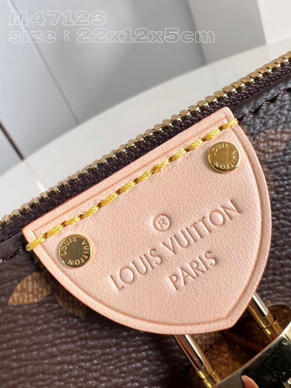 Louis Vuitton Pochette Tirette