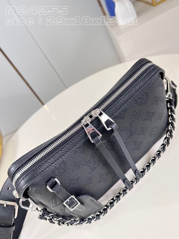 Louis Vuitton Hand It All PM