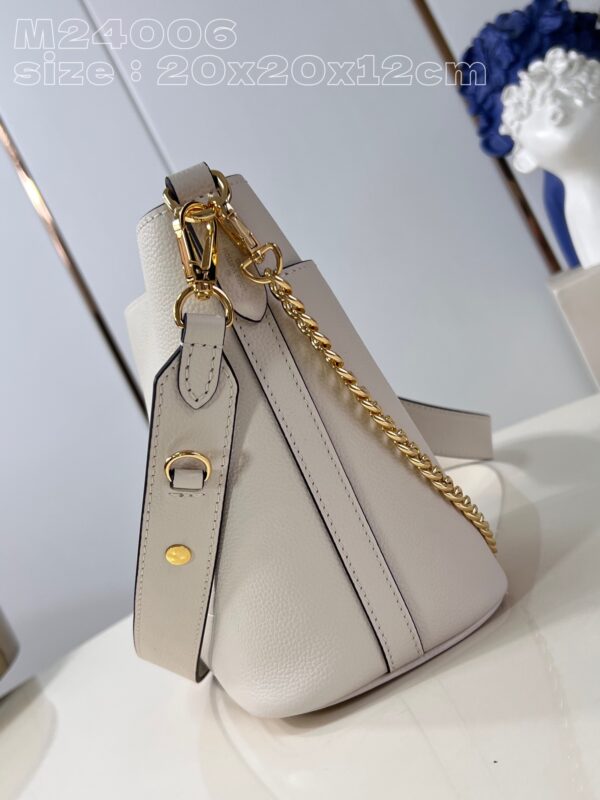 Louis Vuitton Lock and Walk