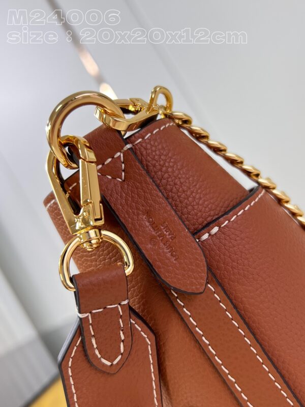 Louis Vuitton Lock and Walk