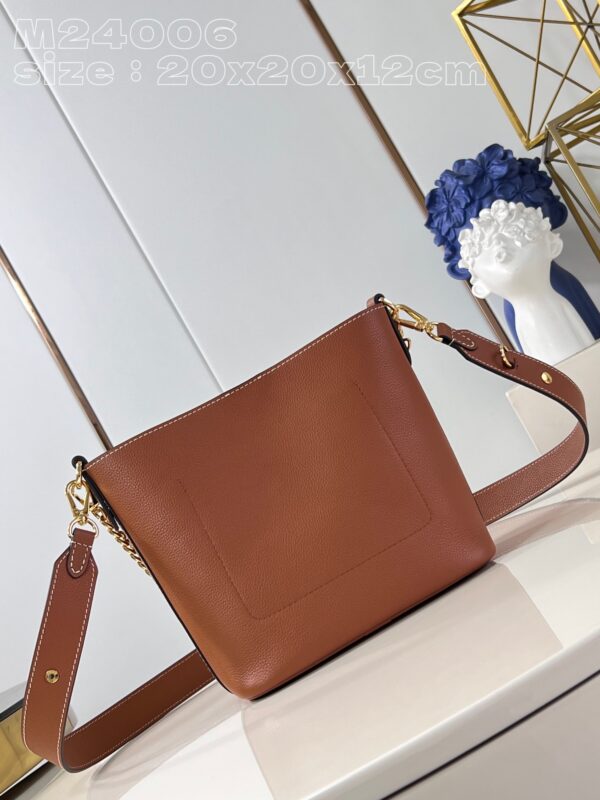 Louis Vuitton Lock and Walk