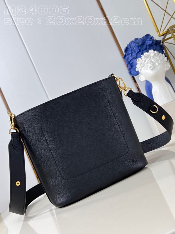 Louis Vuitton Lock and Walk