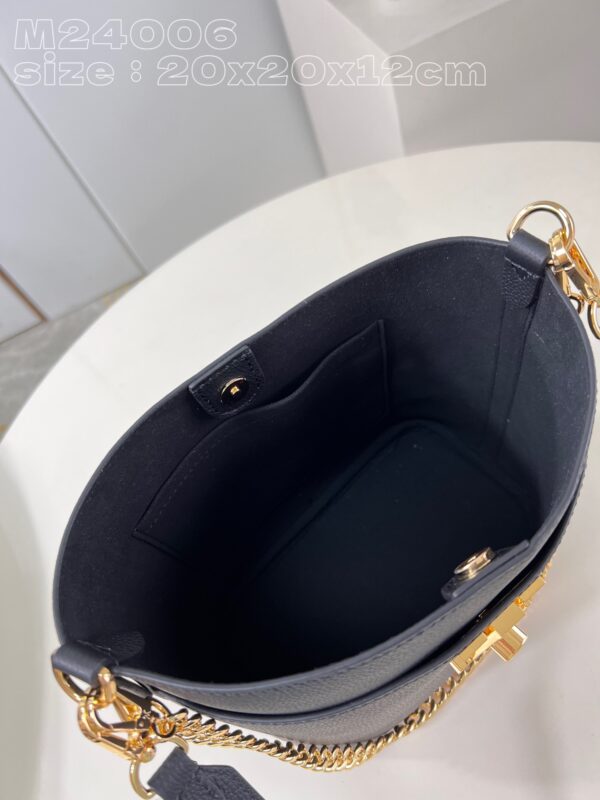 Louis Vuitton Lock and Walk