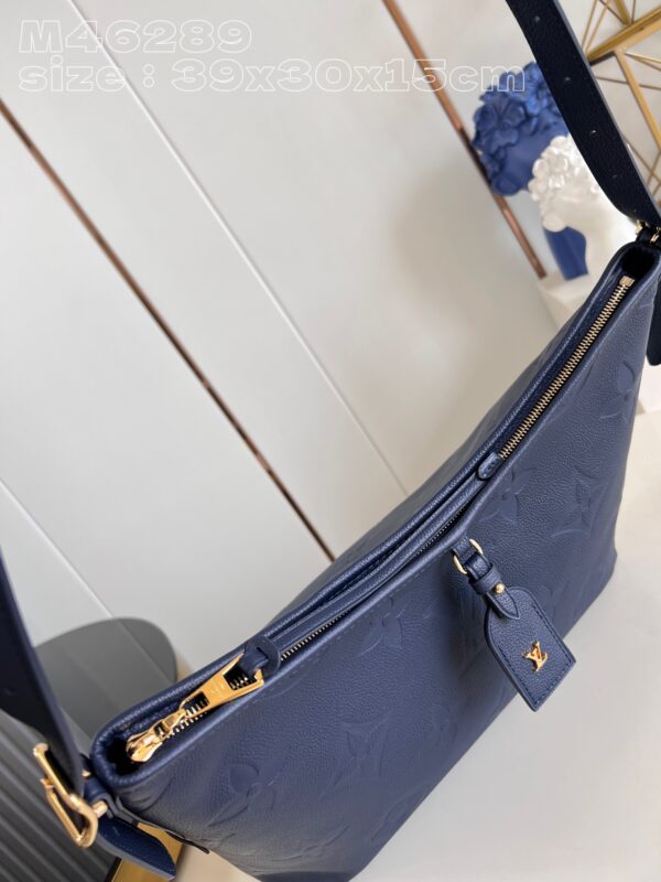 Louis Vuitton Carryall MM