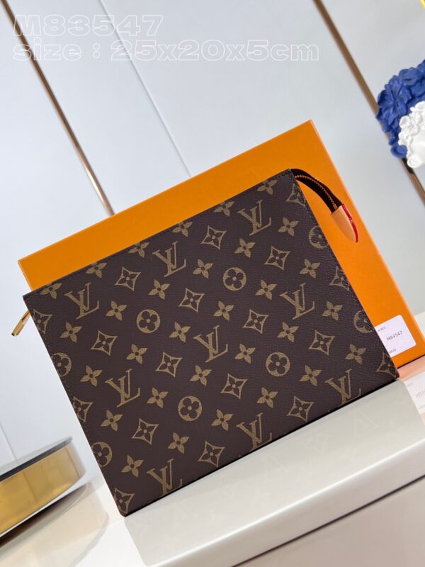 Louis Vuitton Poche Toilette