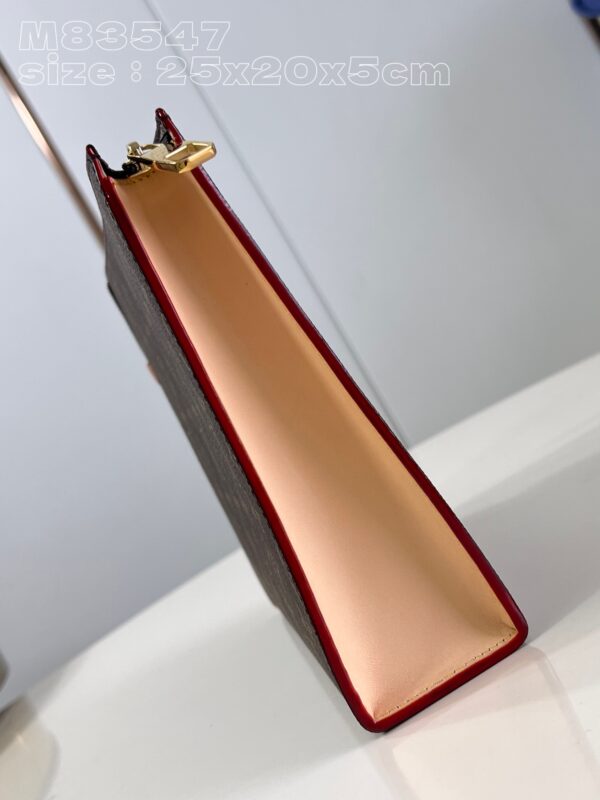 Louis Vuitton Poche Toilette