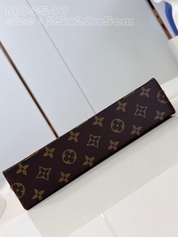 Louis Vuitton Poche Toilette