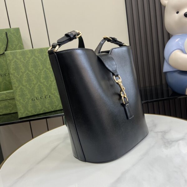 Gucci MEDIUM BUCKET SHOULDER BAG