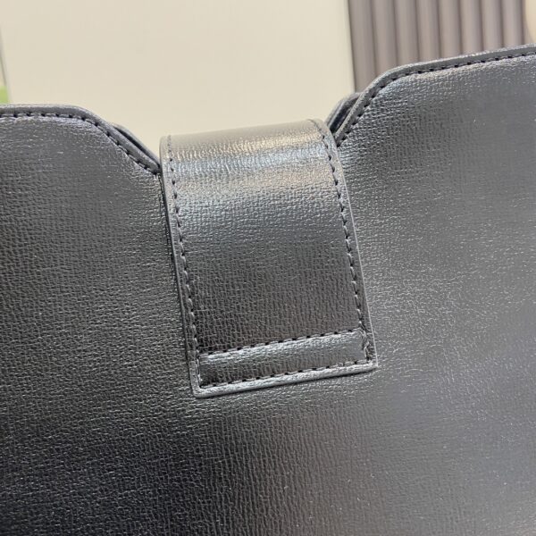 Gucci MEDIUM BUCKET SHOULDER BAG