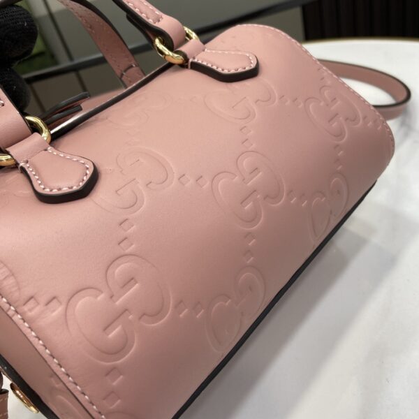 Gucci GG SUPER MINI TOP HANDLE BAG
