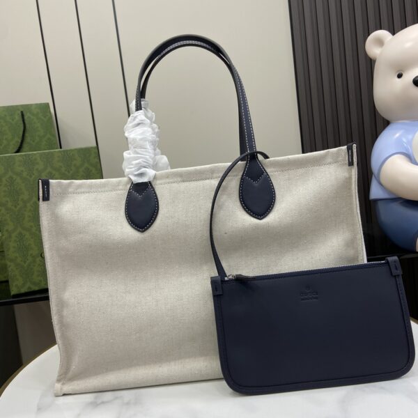 Gucci MEDIUM TOTE BAG WITH GUCCI PRINT