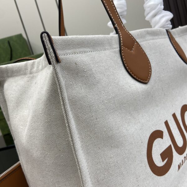 Gucci MEDIUM TOTE BAG WITH GUCCI PRINT