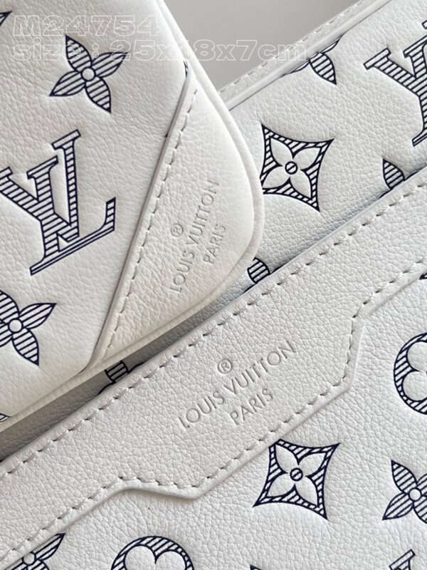 Louis Vuitton Trio Messenger