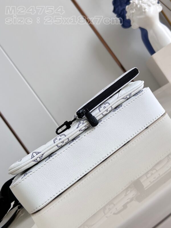 Louis Vuitton Trio Messenger