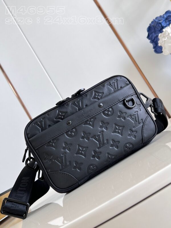 Louis Vuitton Alpha Messenger