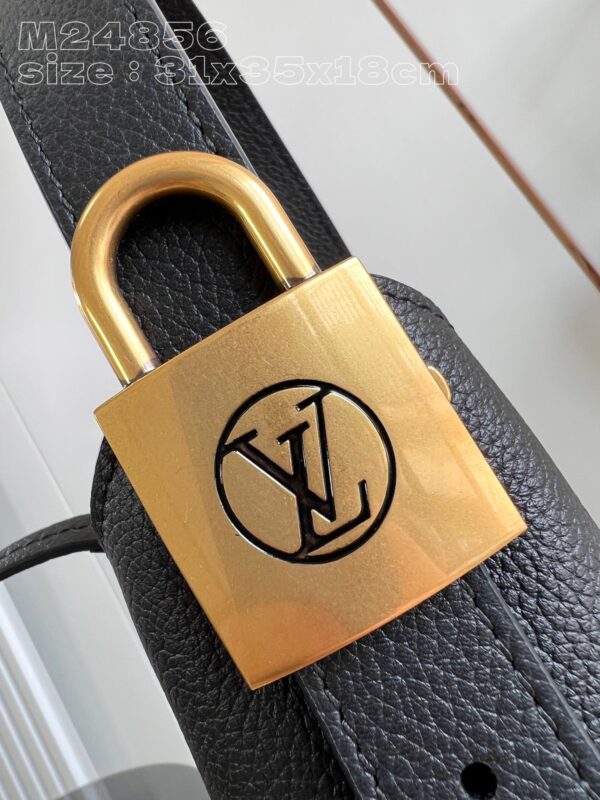 Louis Vuitton Low Key Hobo MM