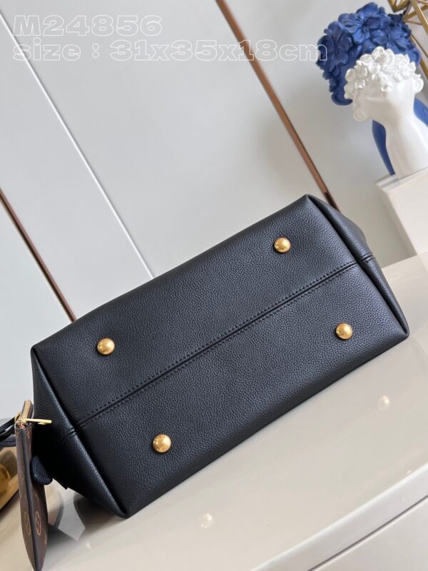 Louis Vuitton Low Key Hobo MM