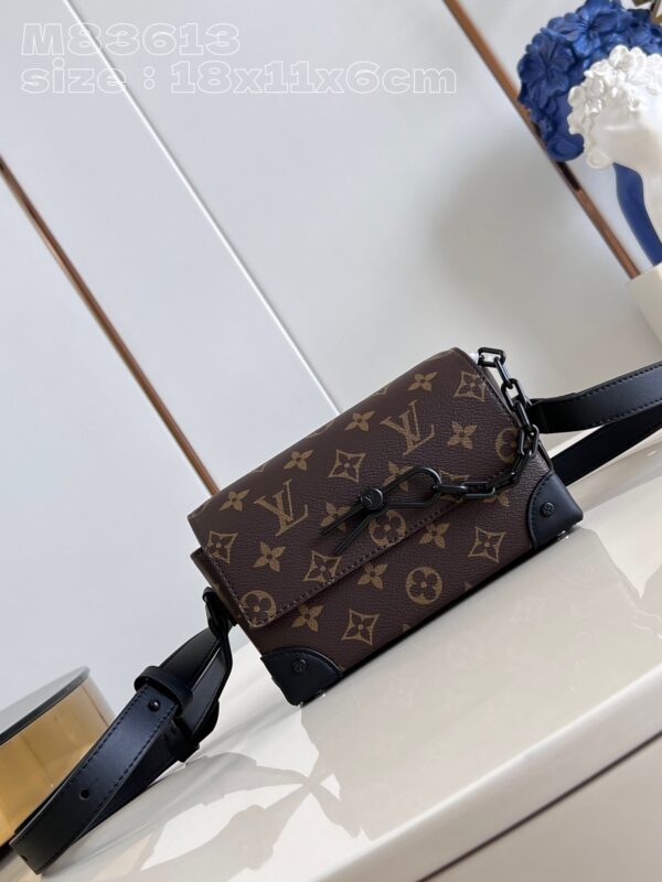 Louis Vuitton Steamer Wearable Wallet