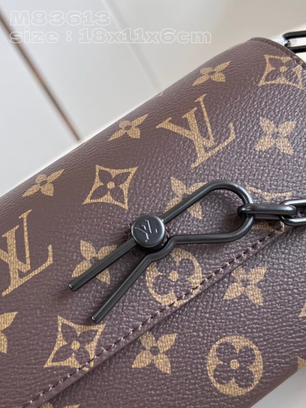 Louis Vuitton Steamer Wearable Wallet