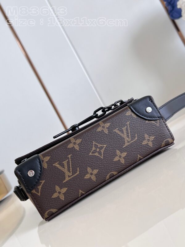 Louis Vuitton Steamer Wearable Wallet