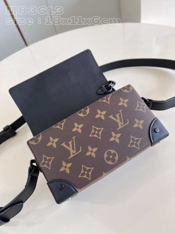 Louis Vuitton Steamer Wearable Wallet